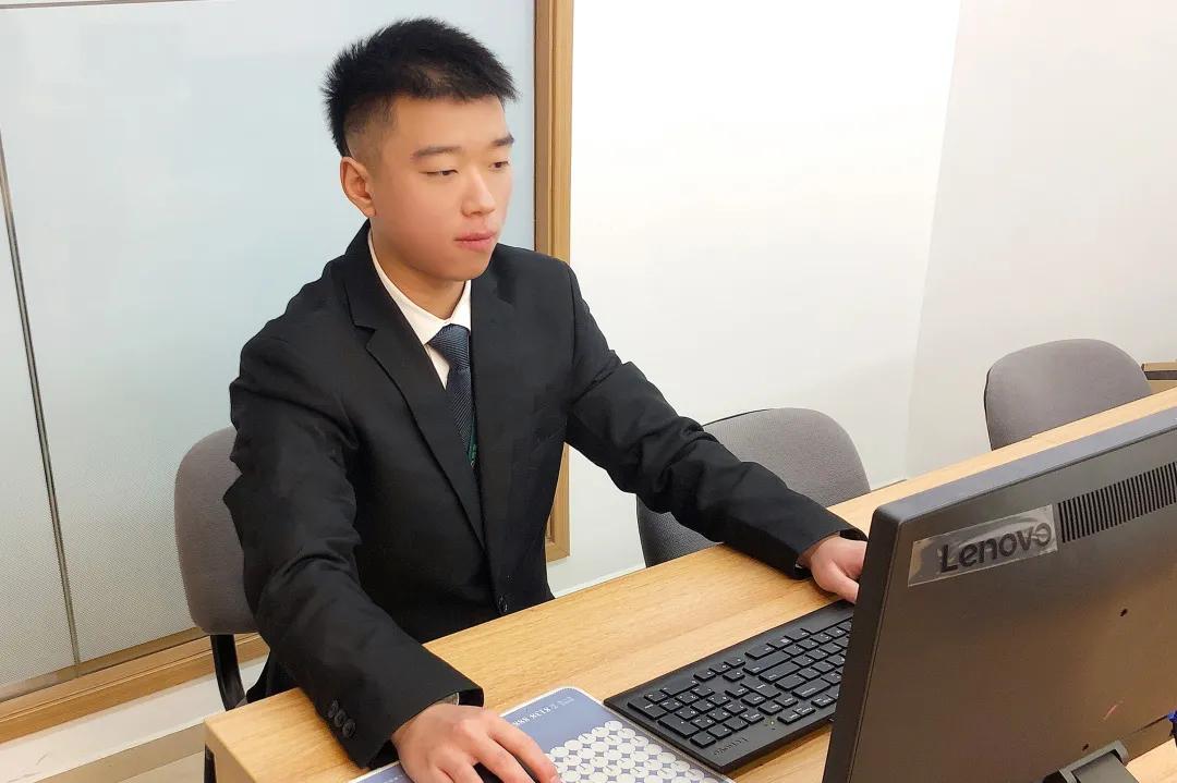 龙政安：拆卸吊顶、上楼防水，为客户杜绝安全隐患