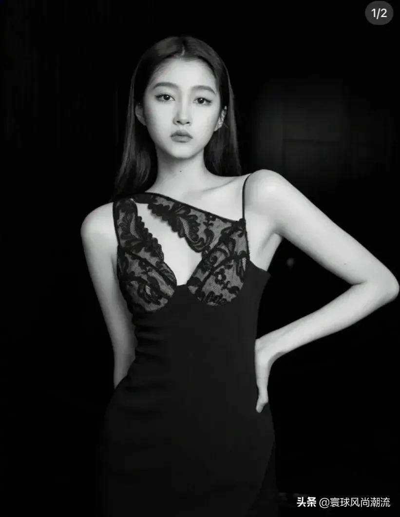 关晓彤这几年穿衣的变化,关晓彤穿搭有多大胆