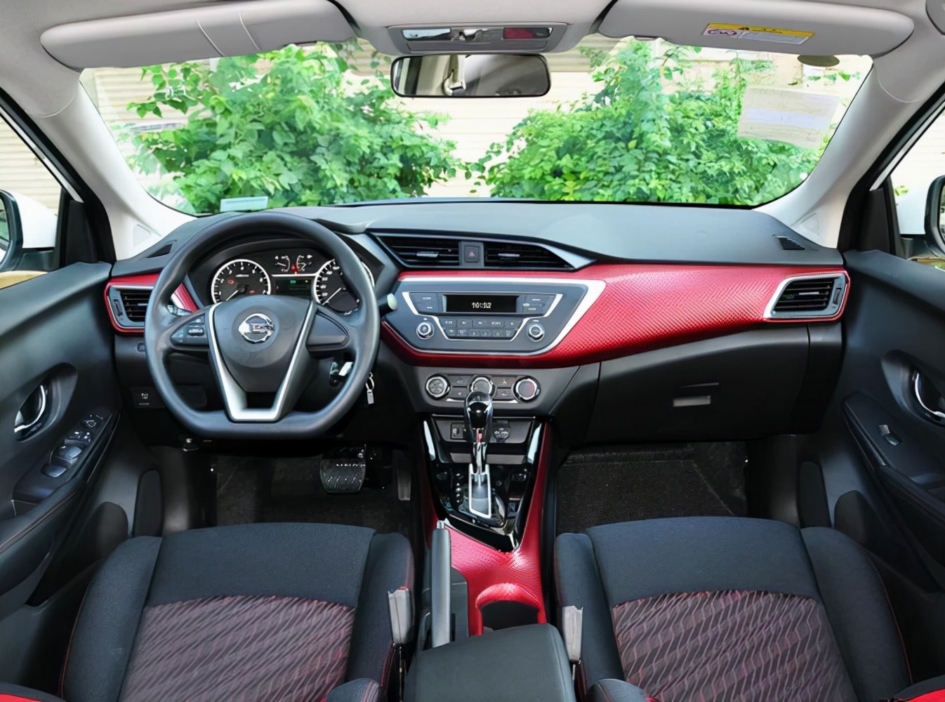 蓝鸟最低跌到几万,蓝鸟18款值不值得购买