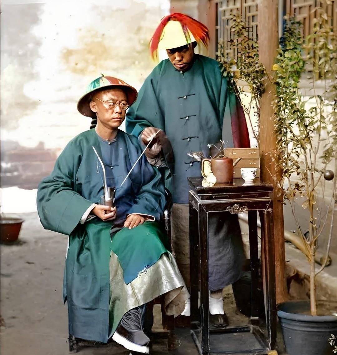 21张真实又罕见的老照片，阴毛假发工作者，我怀疑他用错地方了