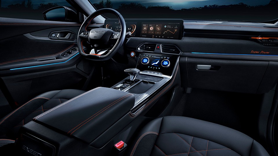 瑞虎8plus2.0t和星途凌云400t哪个好,星途凌云s为什么是中型suv