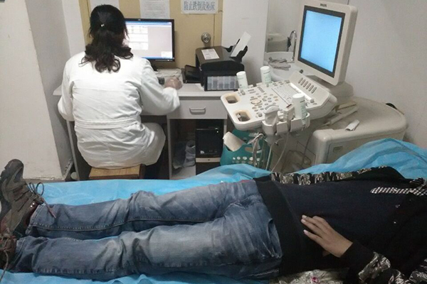 为什么爱喝酒容易得肝癌,俄罗斯人爱喝酒为什么肝癌少