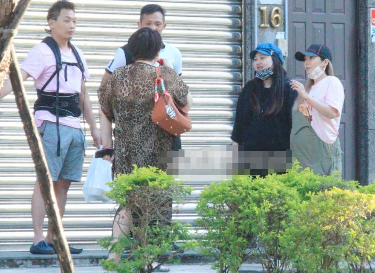 38岁女星怀孕七个月吸烟,38岁女星怀孕7个月吸烟