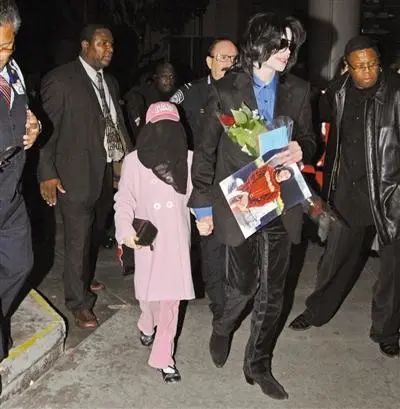 杰克逊三个儿女近照,迈克尔杰克逊的子女现在如何呢