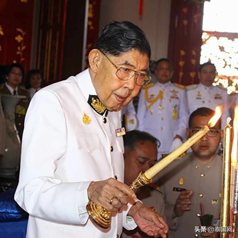 泰国国王王后近日最新活动报道,现任泰国国王王后