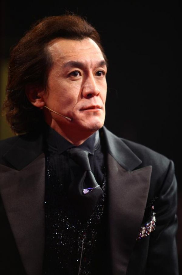 李咏离世4年，再看哈文的状况，才明白嫁给李咏是最好的选择