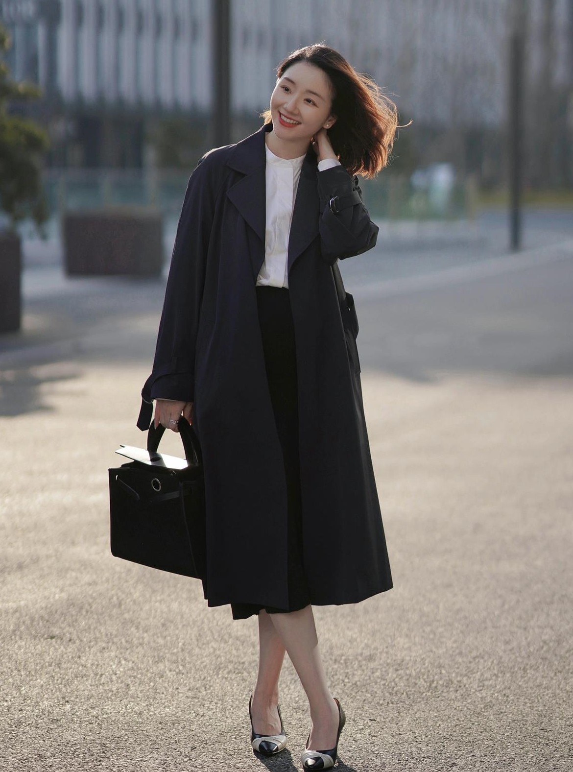 今年开春选择优雅时髦的衬衫裙,开春这样穿气质高雅时尚又有质感