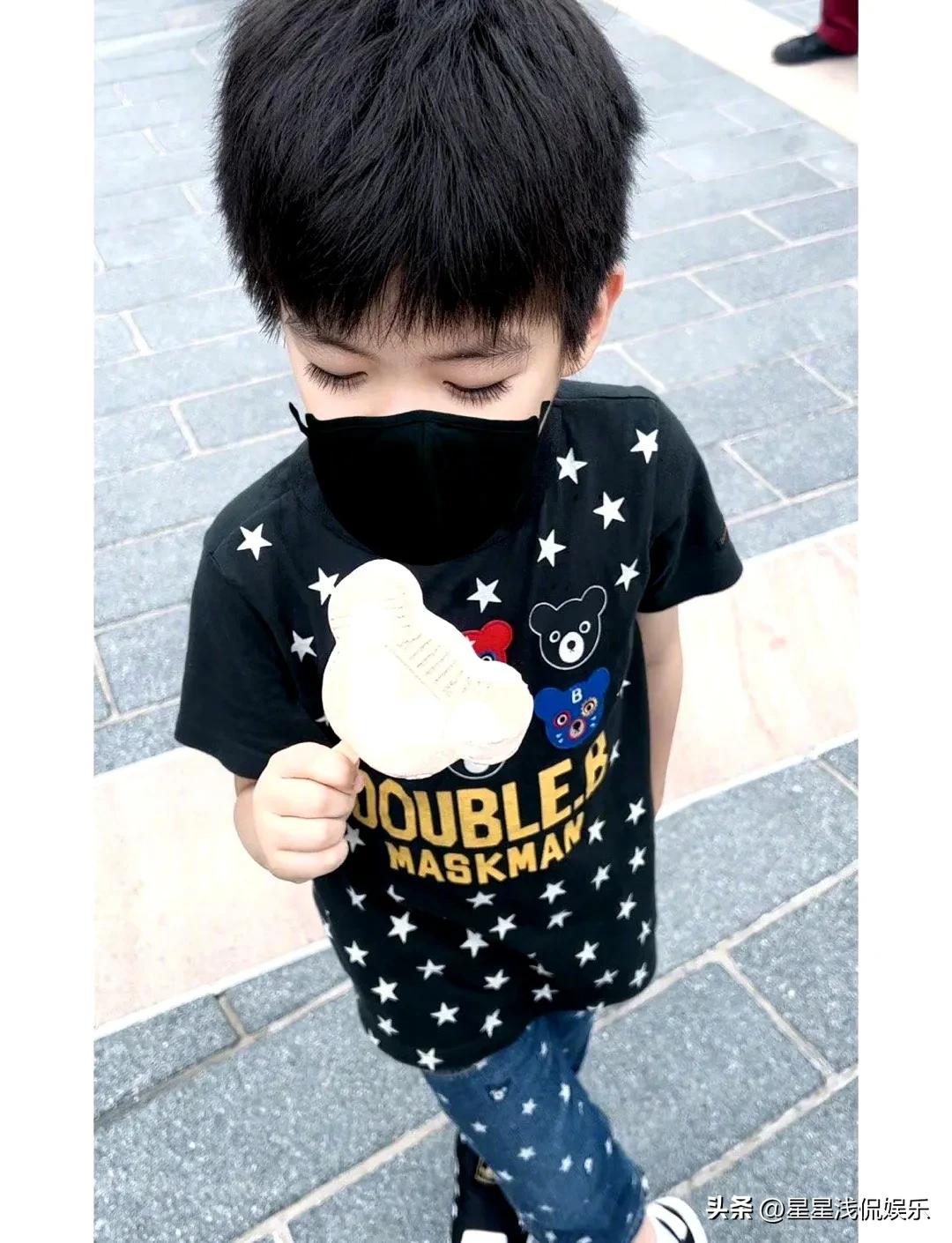 陈妍希带儿子去迪士尼,陈妍希机场带儿子