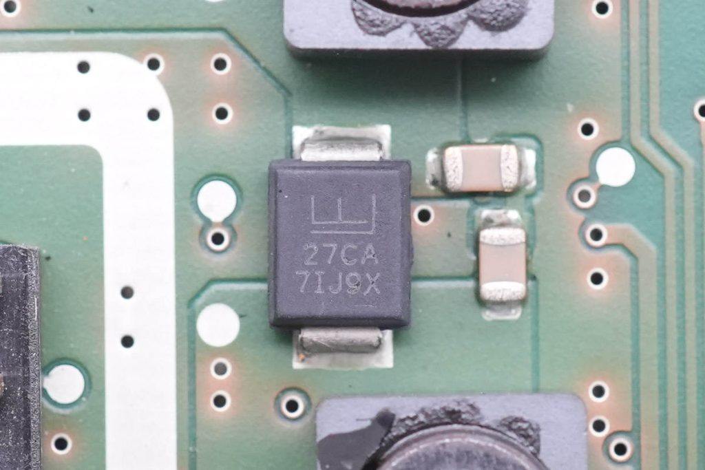 宝马5系无线充电拆解,宝马5系充电器怎么拆