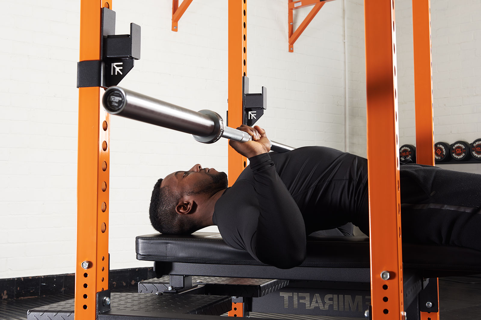 卧推姿势正确但肩膀还是痛,上斜卧推肩膀疼卧推没事