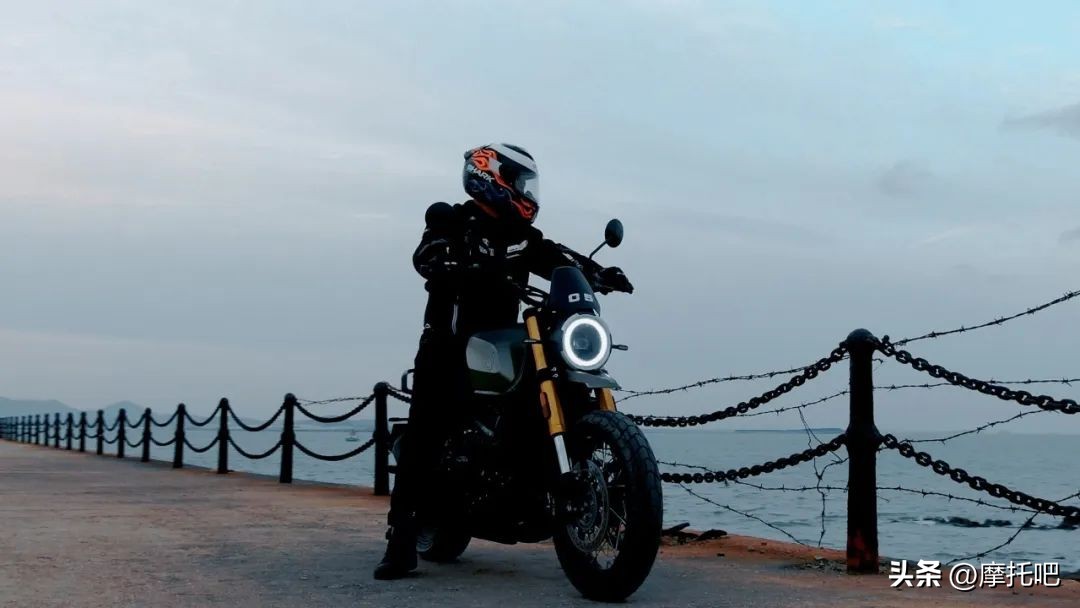 赛文佐650scr攀爬者,摩托莫里尼赛文佐650攀爬版评测