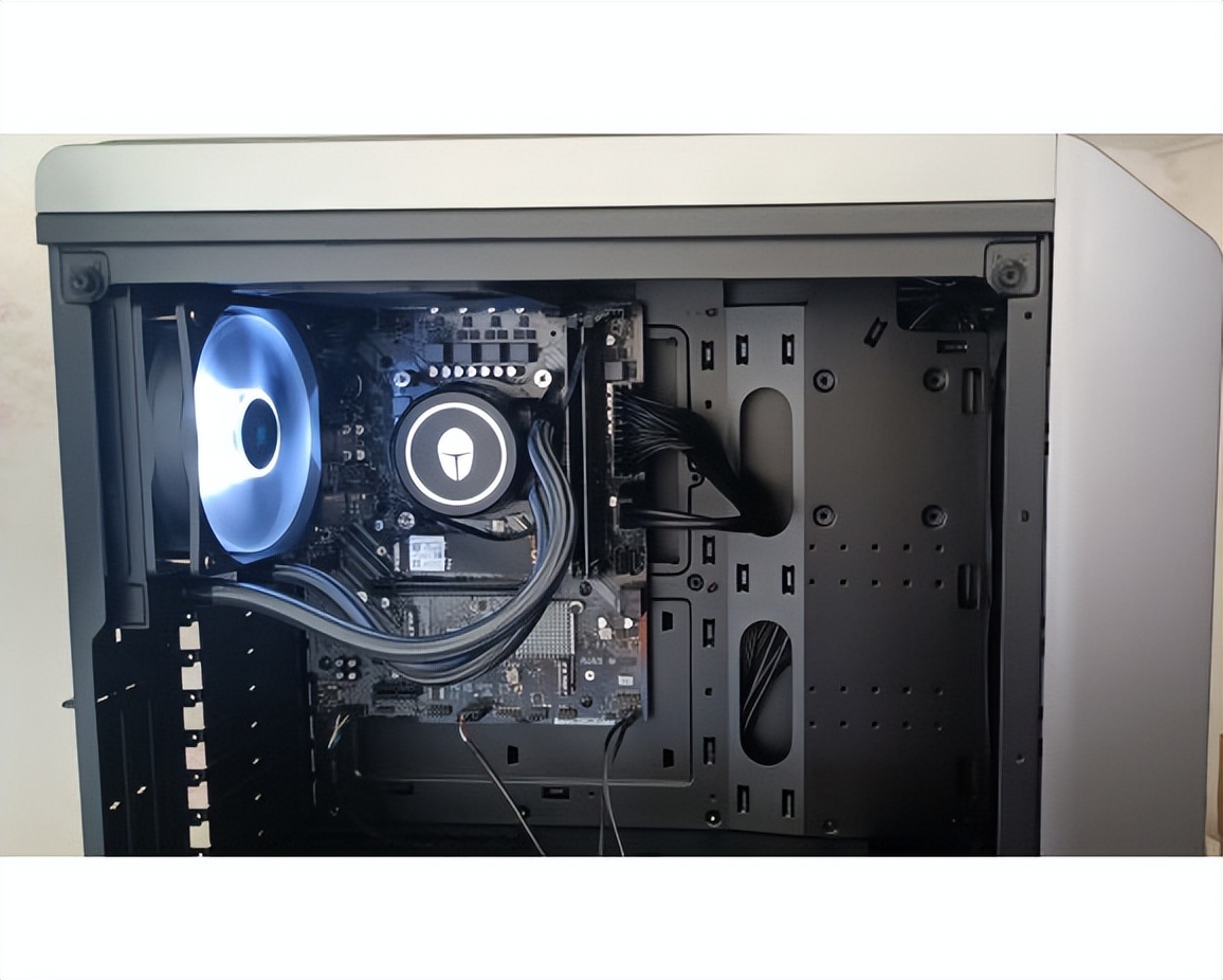 高端电脑配置清单及价格水冷,性价比高的水冷电脑推荐