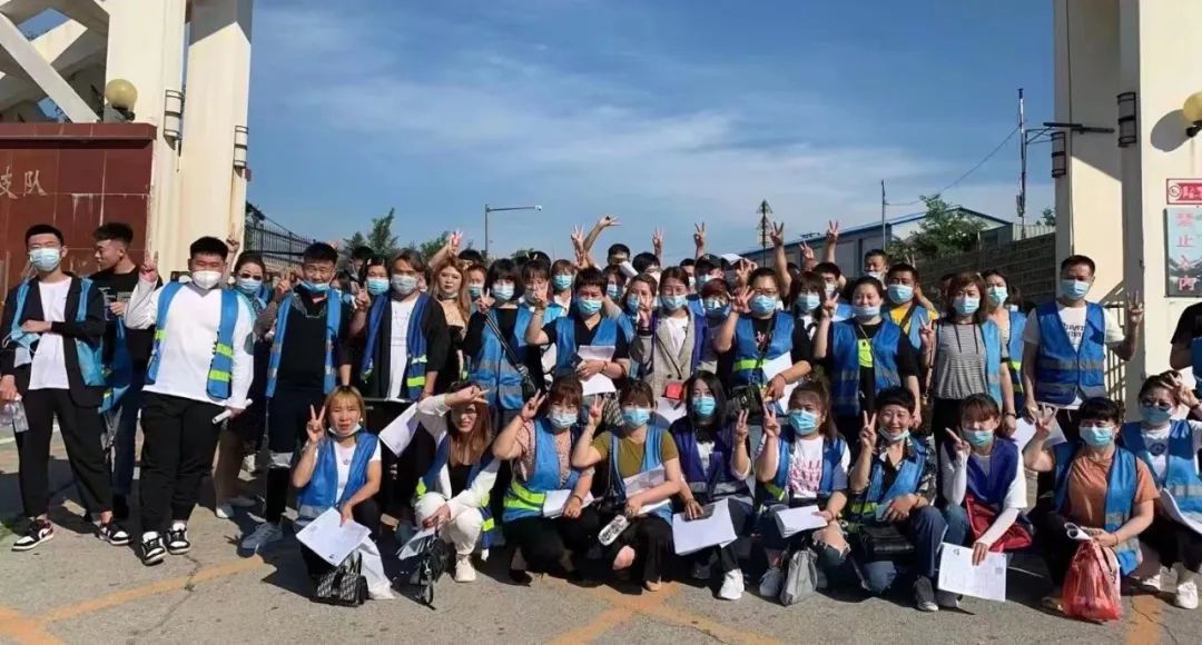 爱心助考为梦护航一葫芦岛中天驾校举办助力高考爱心传递公益活动