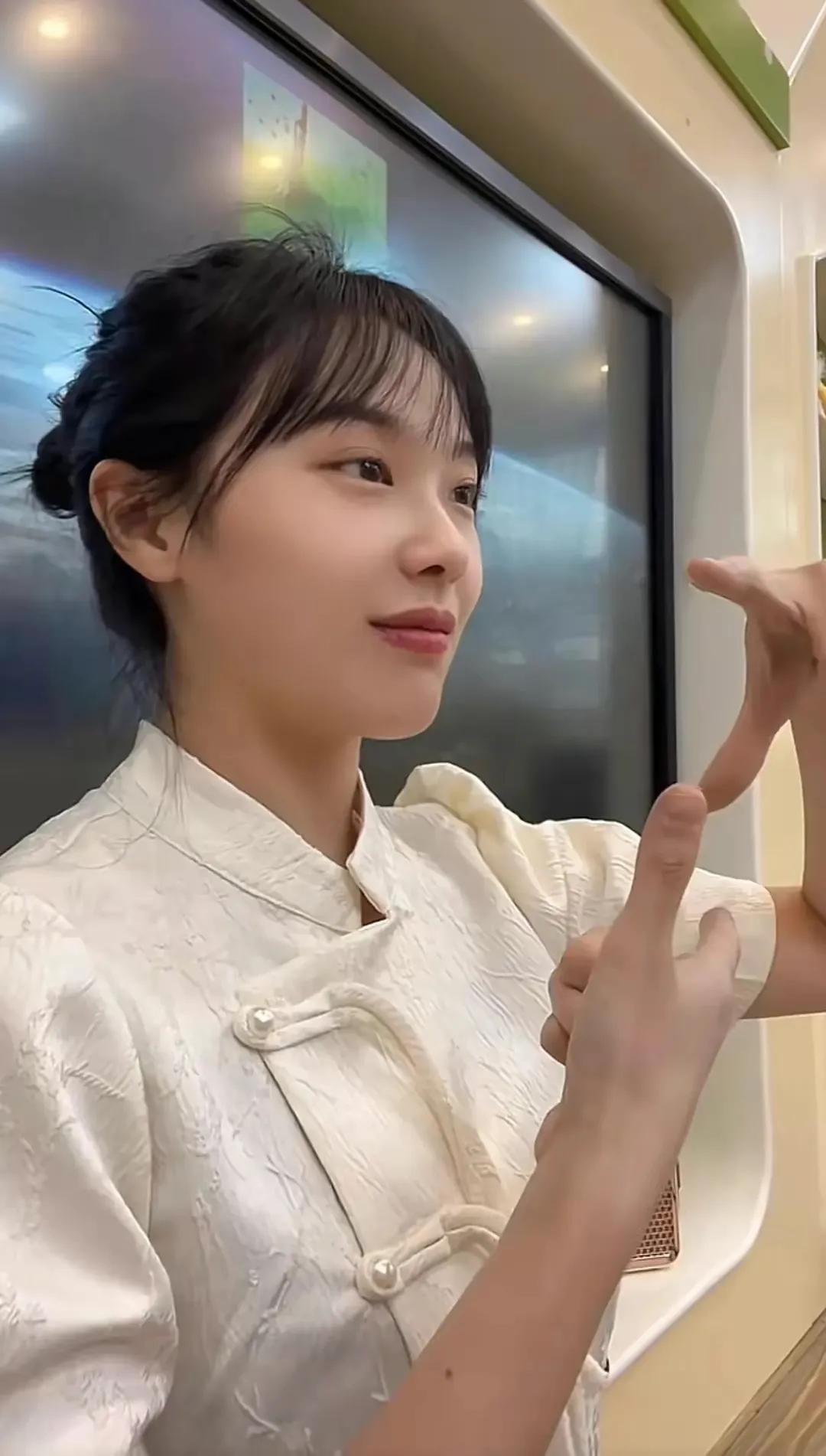 3天涨粉200万，单条视频*放播**过2亿，武汉幼师爆红的秘诀在哪里？