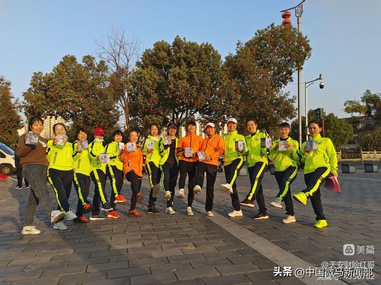 向雷锋同志学习60周年纪念活动,向雷锋同志学习题词视频