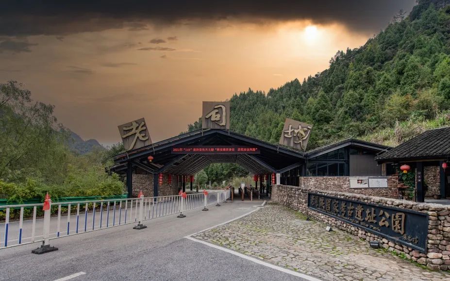 约在湘西过“十一”│4条大湘西精品旅游线带你走玩“神秘湘西”