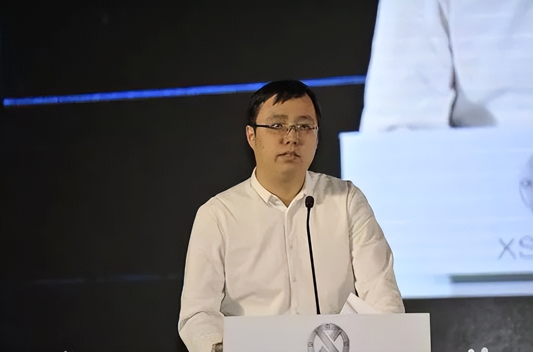 身家210亿的程序员曾暴亏三分之二,他曾是银行行长辞职创业