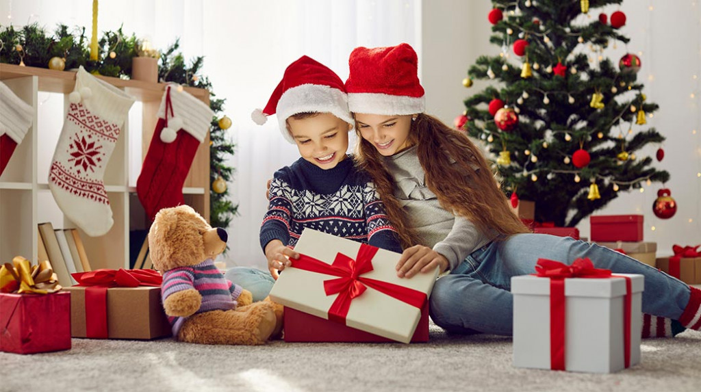 圣诞节礼物是24号还是25号送,圣诞节送小孩子什么礼物1到三岁