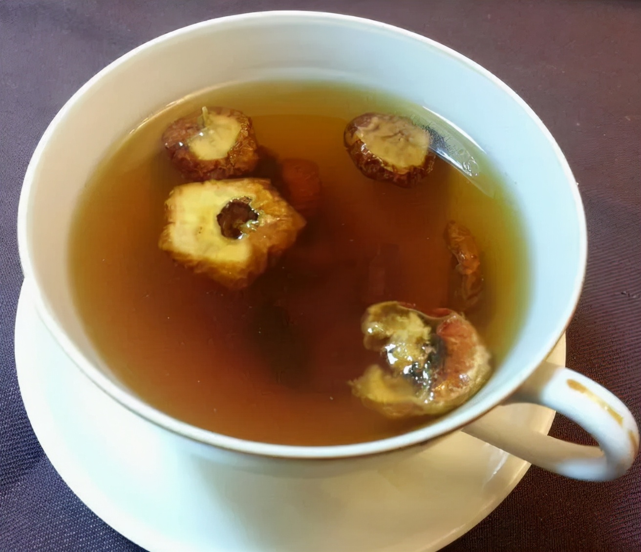 酸酸甜甜山楂好吃又好看,泡点酸酸甜甜的山楂好吃又开胃