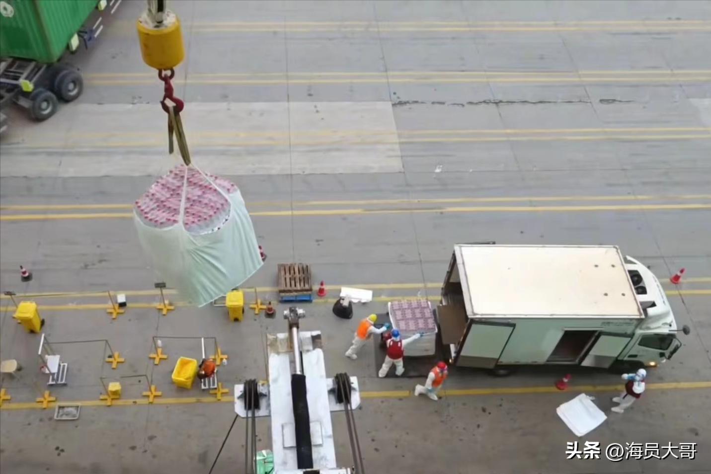 海地是非之地，却是船员最爱去的国度，用一升汽油换50斤螃蟹，爽