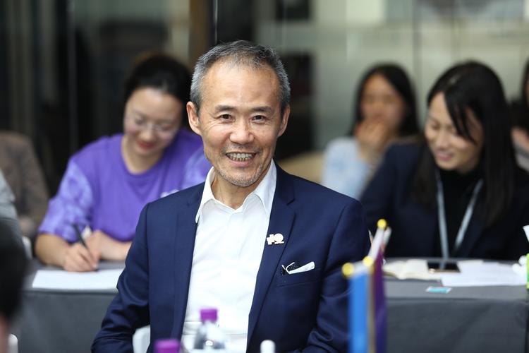 王石为了他娇妻改变多少人,王石抛弃发妻