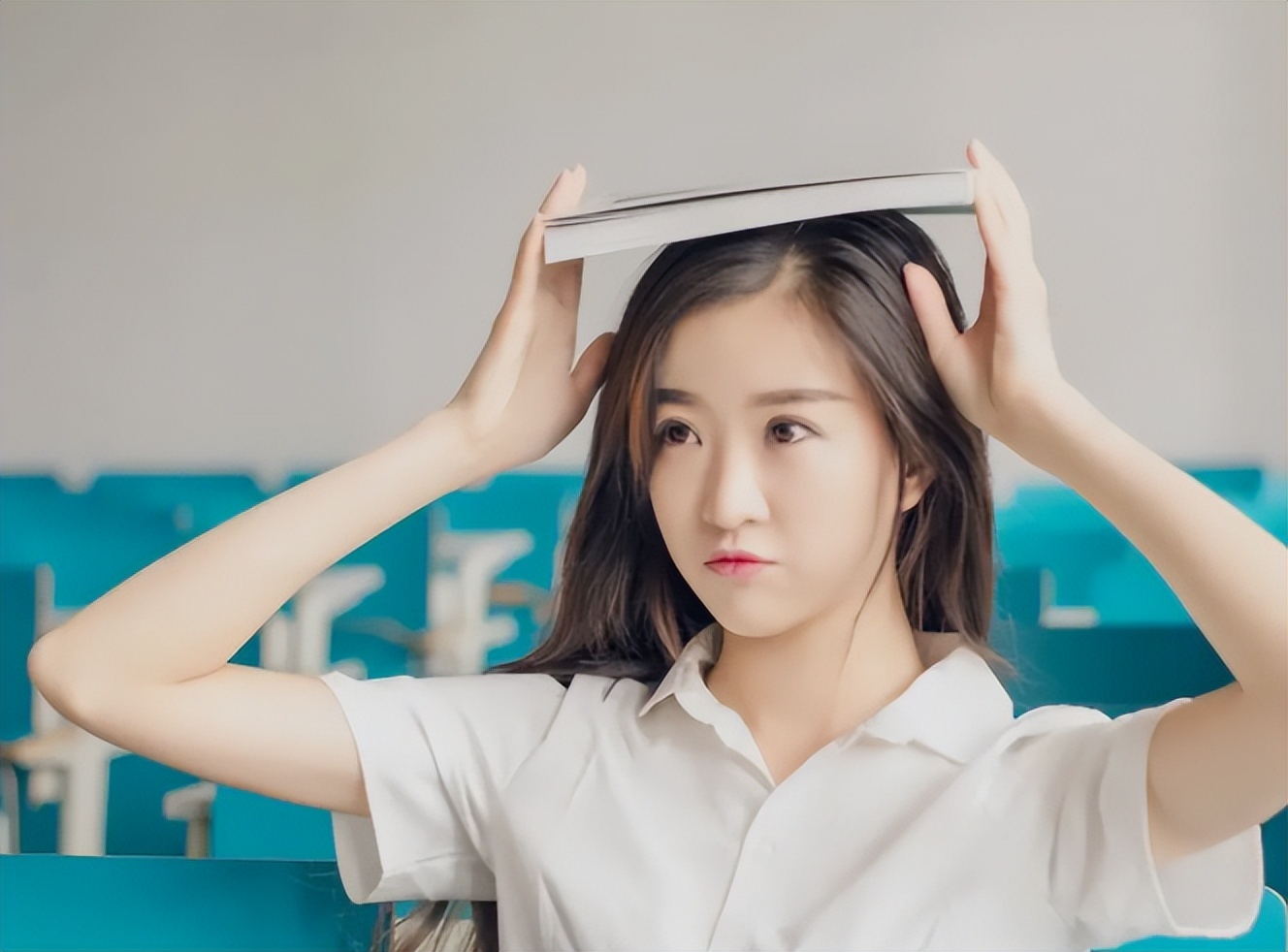 女大学生下腹瘙痒，医生夹出十几只阴虱，原来阴虱有2个传播途径