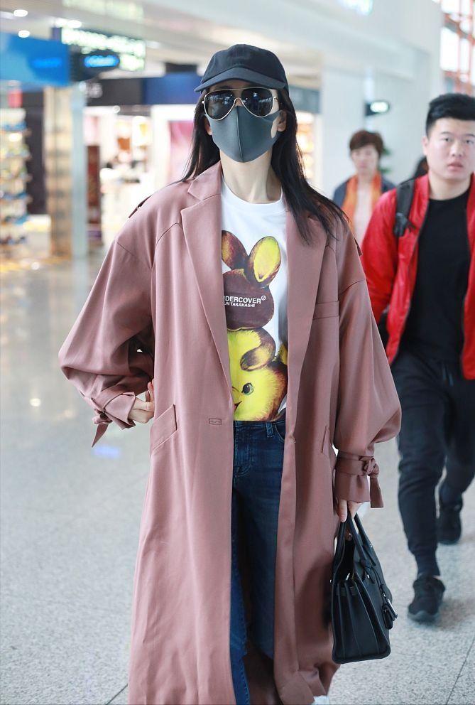 12-15岁高档女大童风衣内搭连衣裙,风衣里边应穿什么内搭卡其色