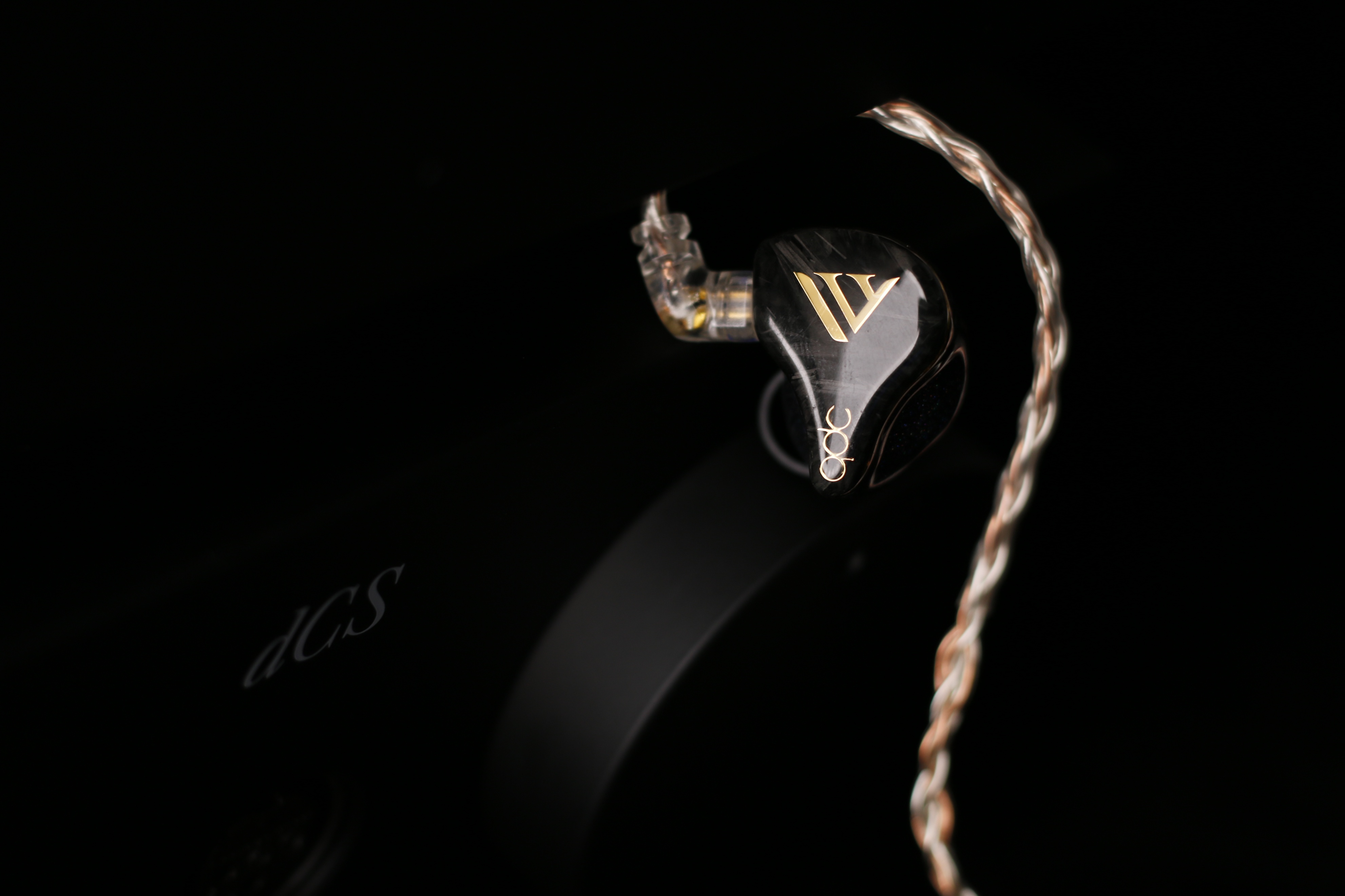 「耳边开箱」25万！地表“醉”贵耳机系统dCSLINA购买参考