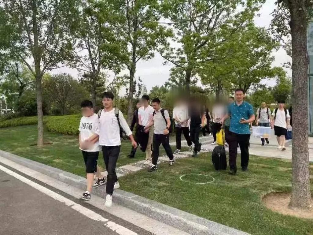 诱导市民上*证假**券App炒股，南昌警方跨省捣毁电诈软件技术窝点，抓获14人