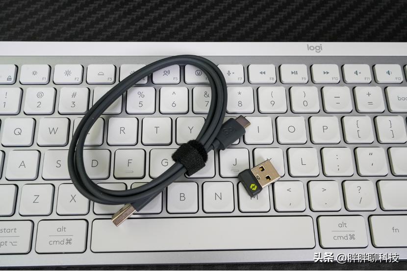 罗技薄膜键盘mxkeys,罗技mxkeys键盘测评