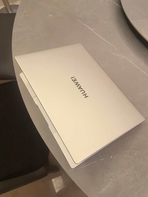 surfacepro8瀵规瘮鍗庝负matebooke,redmibookpro14鍜屽崕涓簃atebook14