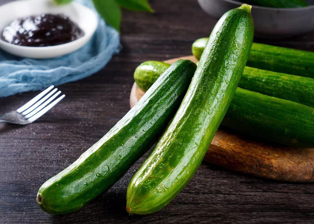 女性绝经后吃什么食物补气血,女性绝经后吃啥食物可保护卵巢