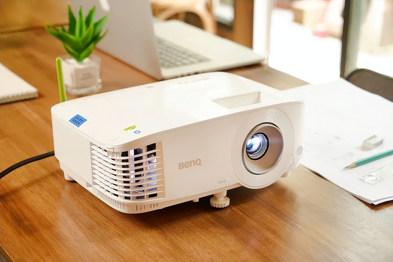 家用高端投影仪推荐2023排行榜,家用投影仪性价比高的品牌有哪些