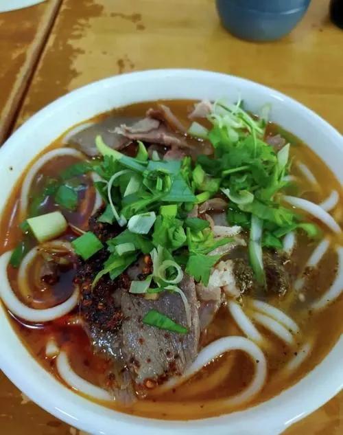 纸碗和塑料碗区别,纸碗是本色好还是白色好