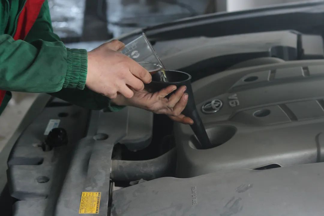 13代半皇冠底盘松散回炉重造,十三代皇冠彻底整备