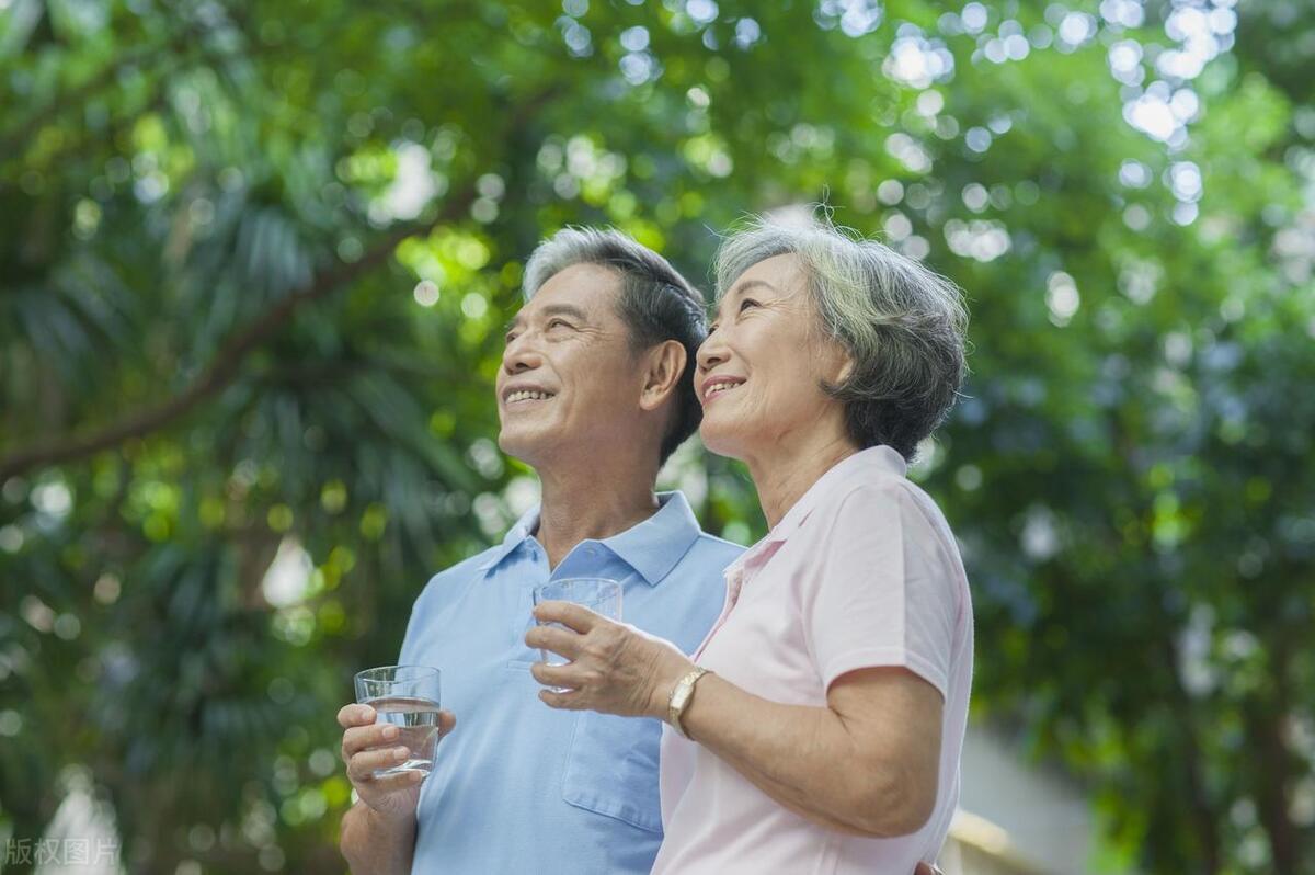 老人住院护工费能报销吗,长护险上门护理老人视频