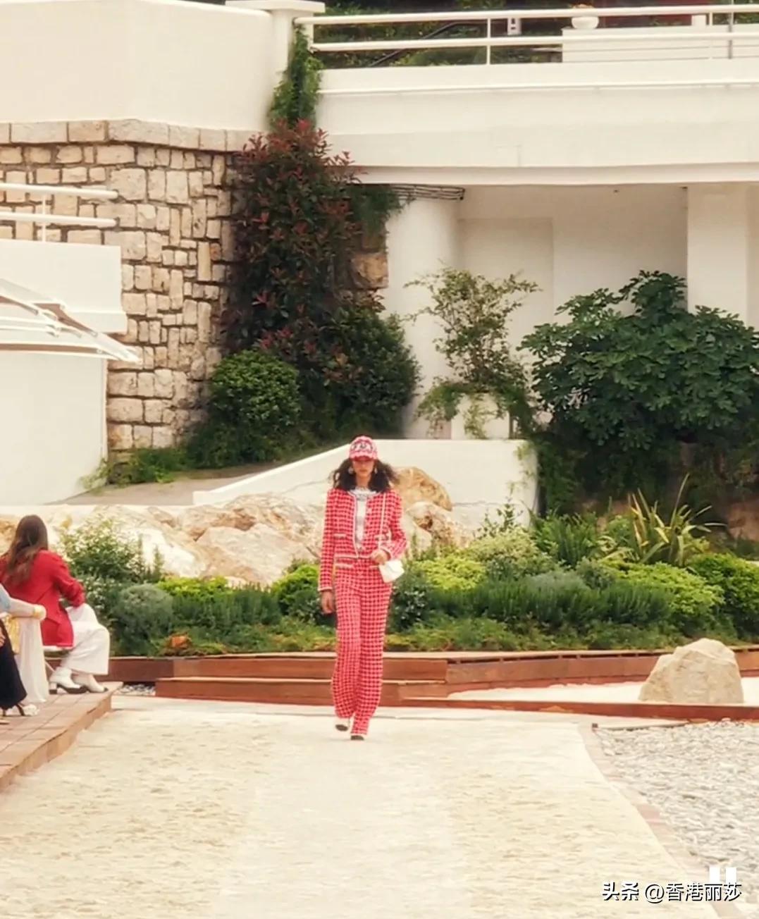 一位57岁阿姨在香港，每年收朋友200元利是朋友是“夹心饼干”