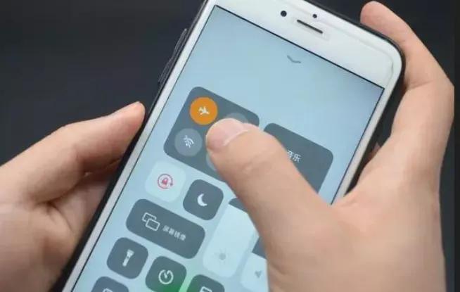 手机飞行模式的六种用途你知道吗,原来手机的飞行模式是这样用的