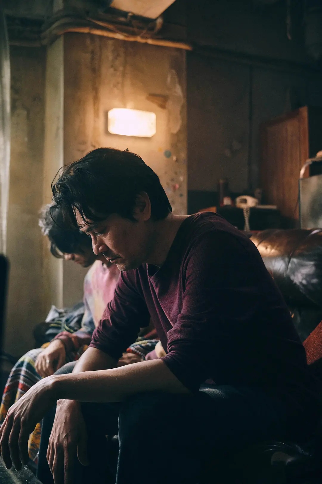 一部《手卷烟》，看尽了香港黑帮的末路，也看透了人性的深度