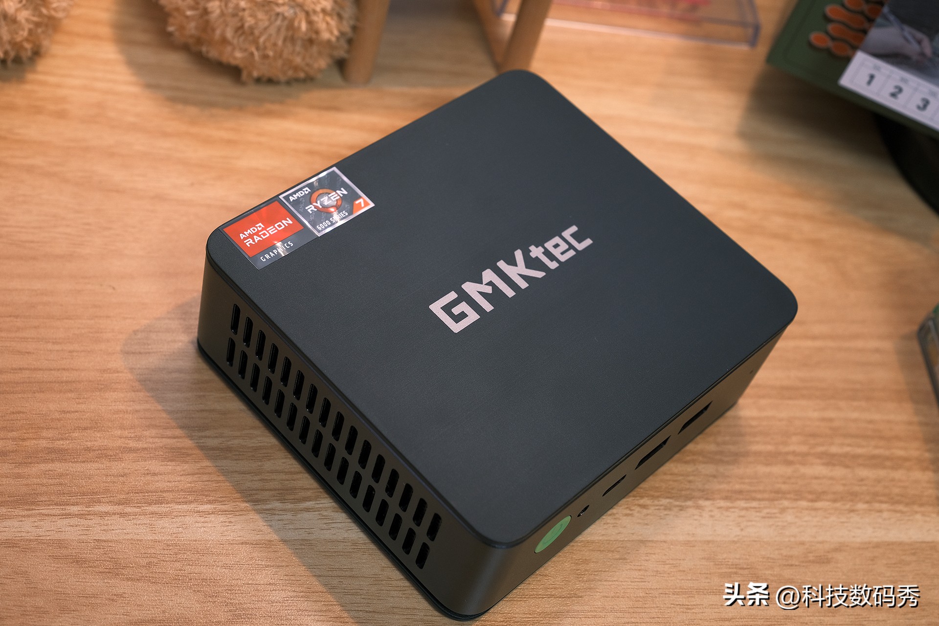 极摩客k16800hamd迷你主机,极摩客k1更换硬盘