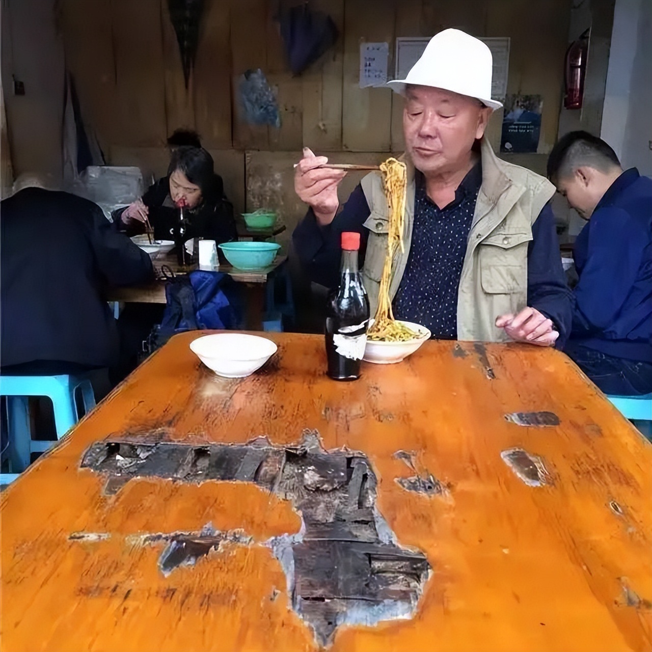 烂偏偏冷锅串串成都店,烂偏偏冷锅串串德阳店