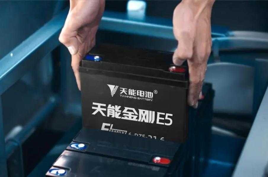 电动车换电瓶超威和天能怎么选,电动车换电瓶选超威还是天能好