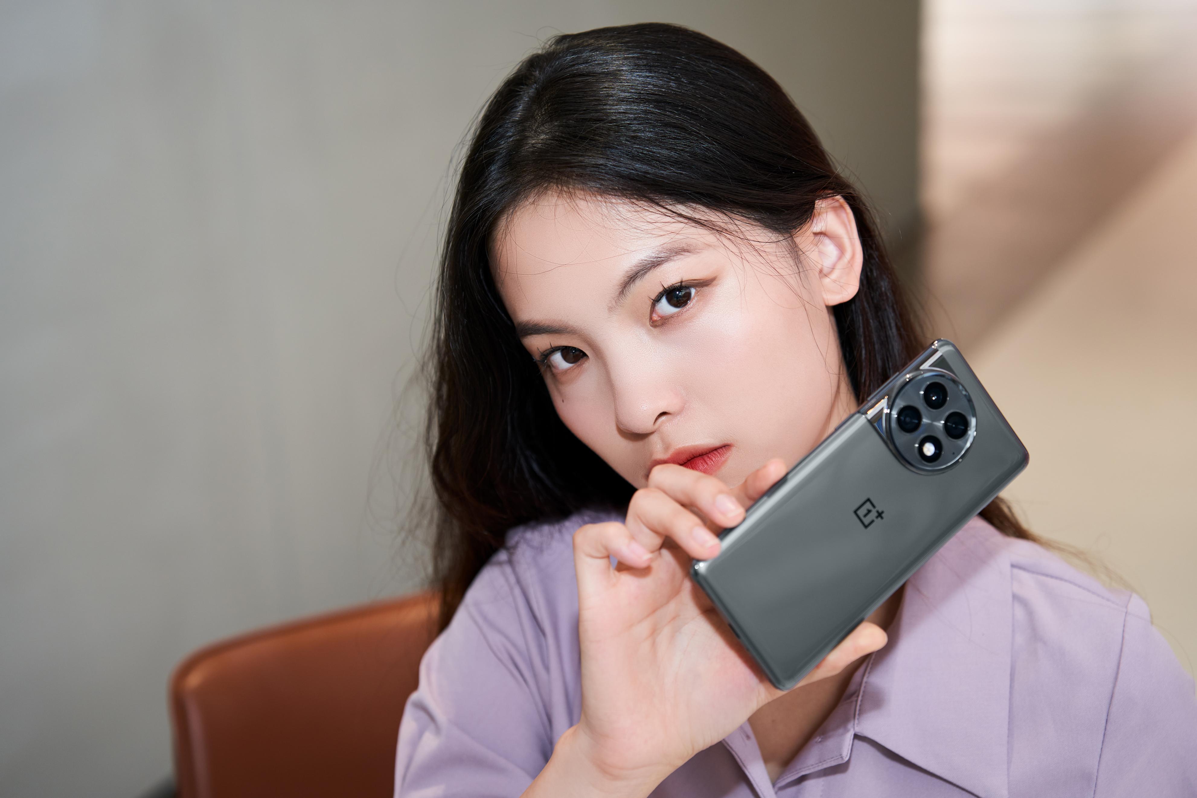 2999元的骁龙8G2手机拍照怎么样？实拍小姐姐人像，旗舰算法很顶