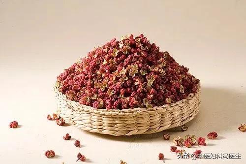 粗盐炒花椒热敷盆腔炎,艾叶花椒治跌打