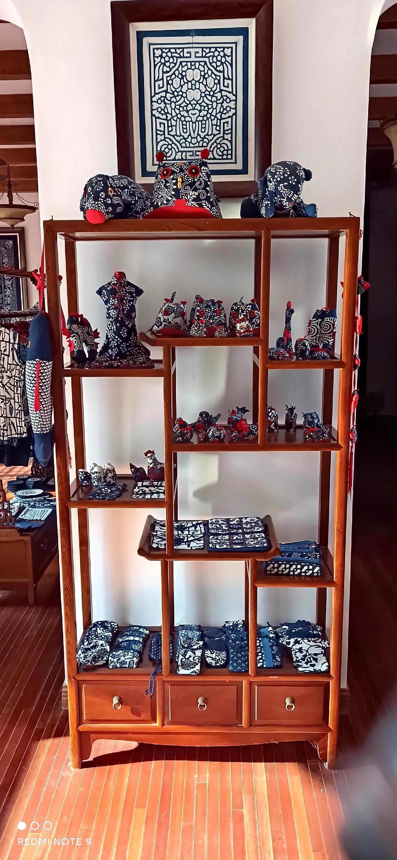 心系蓝印花布的日本籍老太太