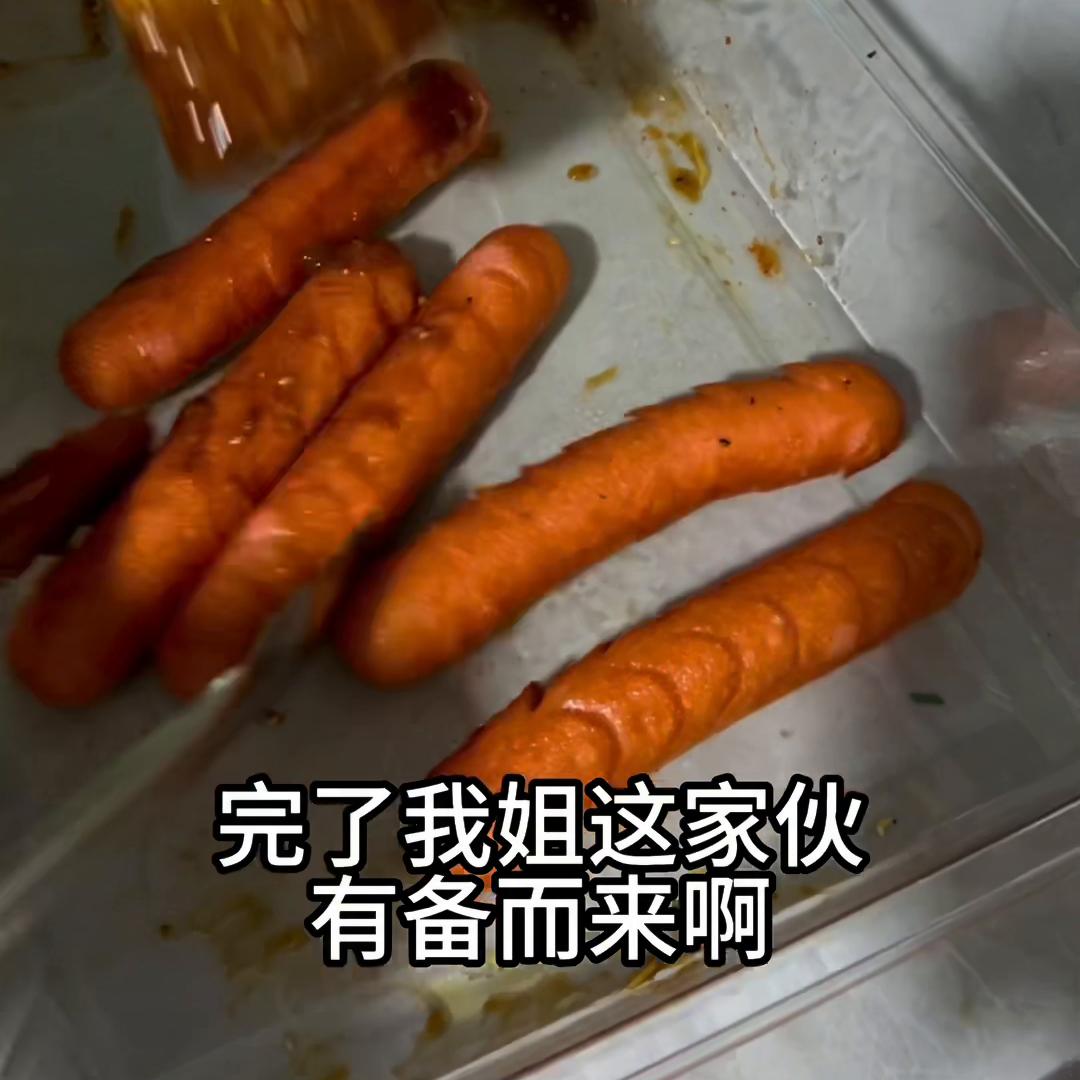 天天扣土豆片子都够我一受了这又当上炸串大姨了我真服...