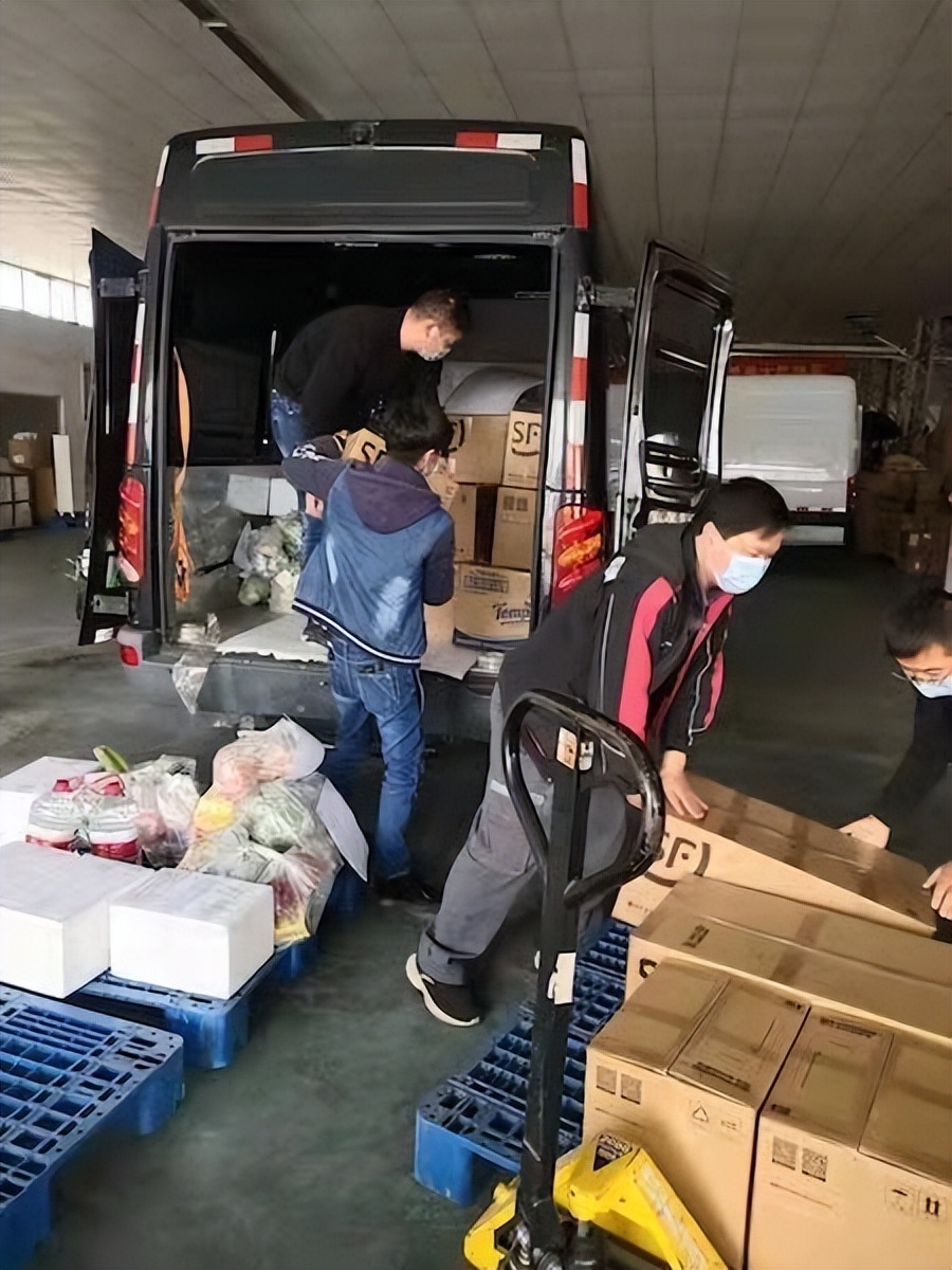 电商上海战疫：美团顺丰增派运力、京东唯品会捐赠物资