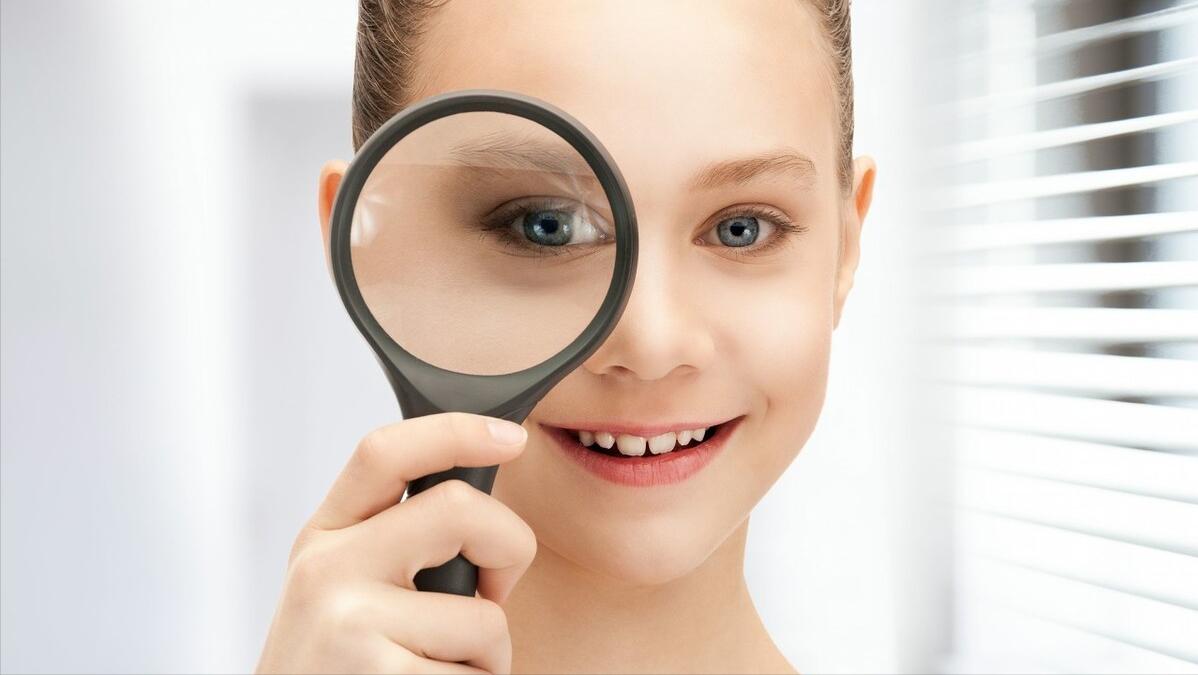 女生经常夹脚尖是好是坏,女生为什么总喜欢夹着脚