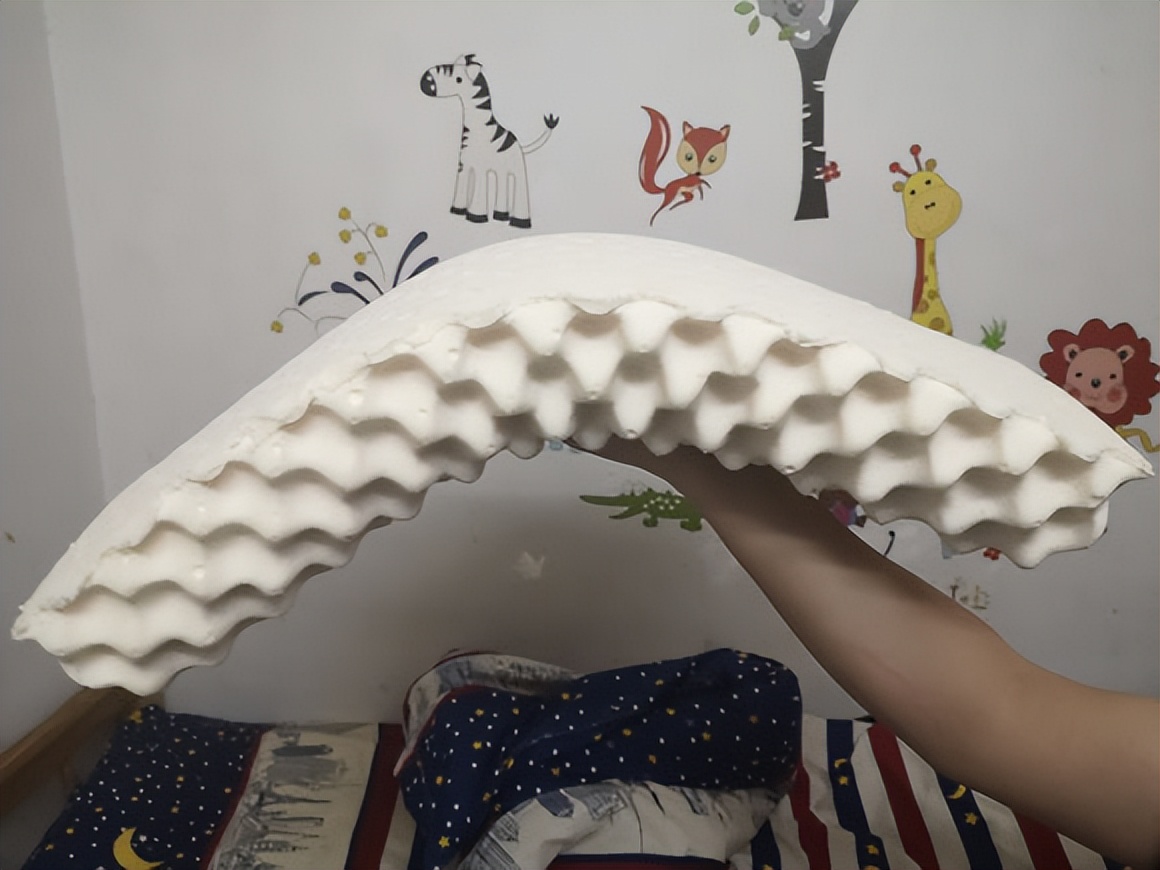 最快鉴别乳胶枕的真假,怎么区别乳胶枕的好坏