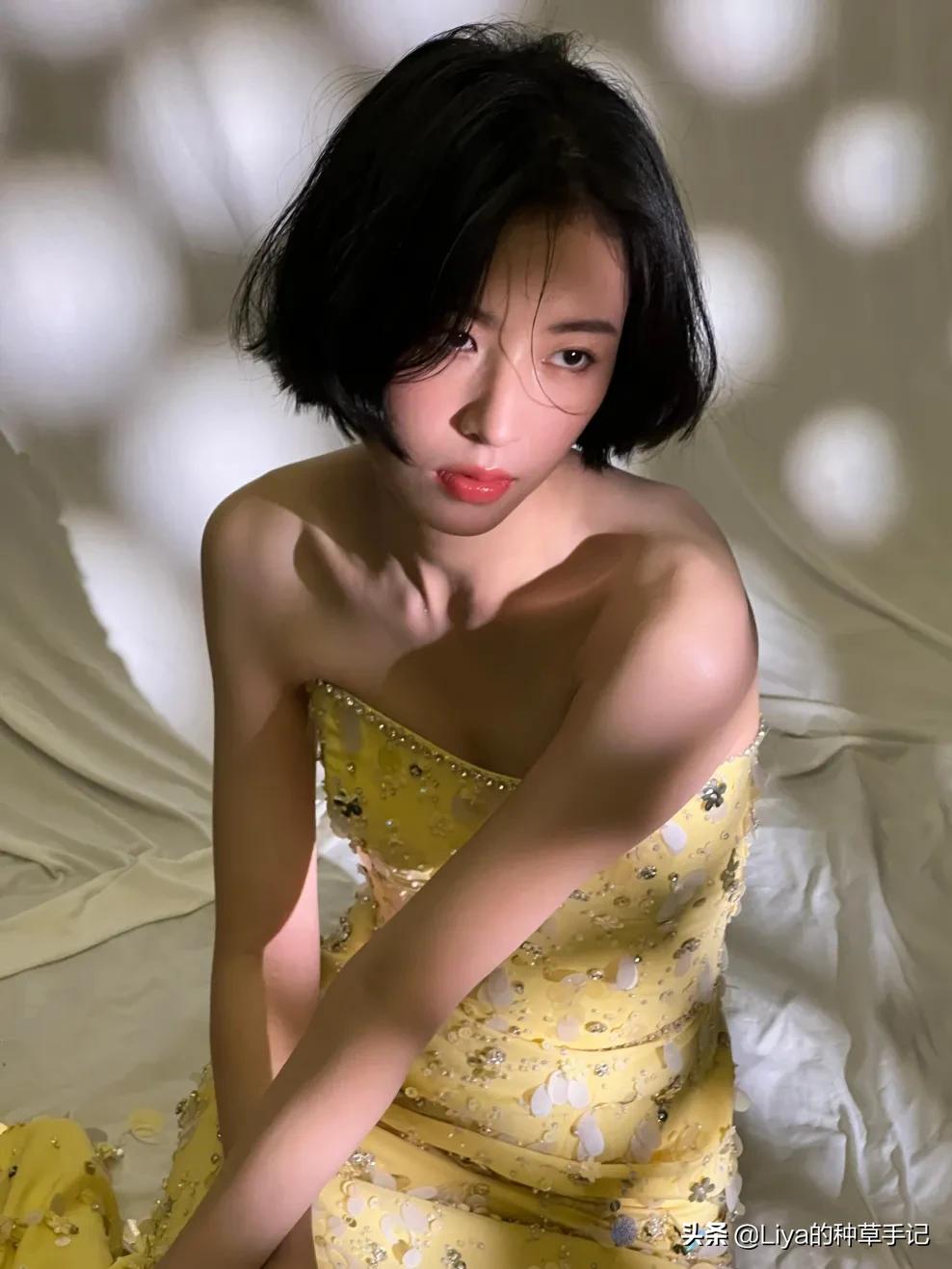 克莱因蓝和什么色搭配高级,35岁穿克莱因蓝好看吗